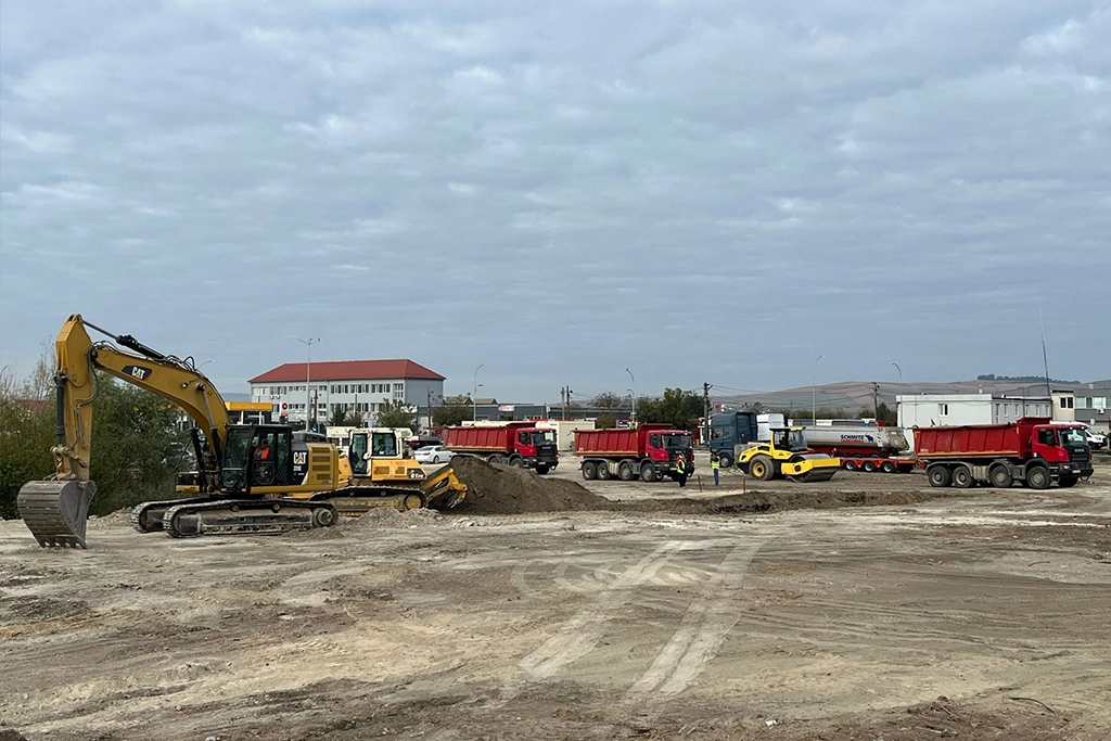 o parte din utilajele Sindrax Transis pe șantier